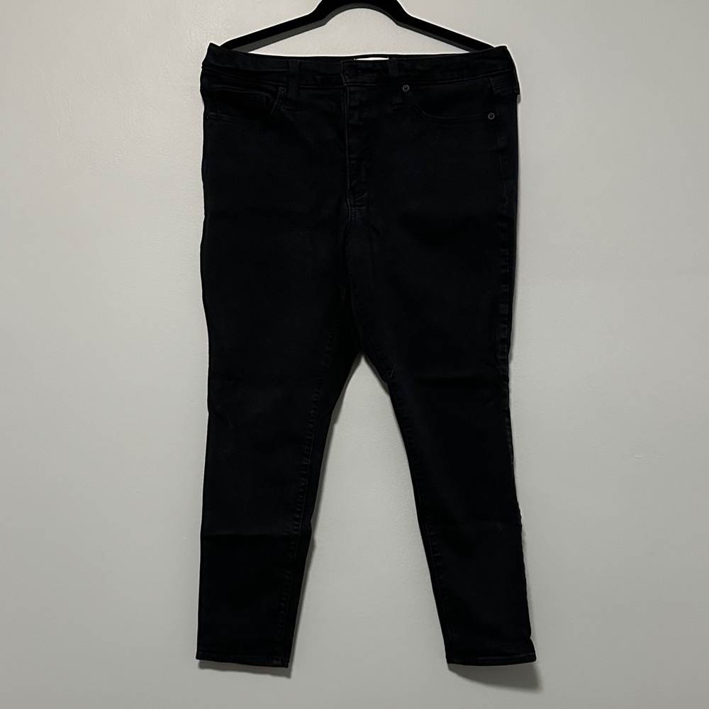 Universal Thread Women's Black Ankle Jeans